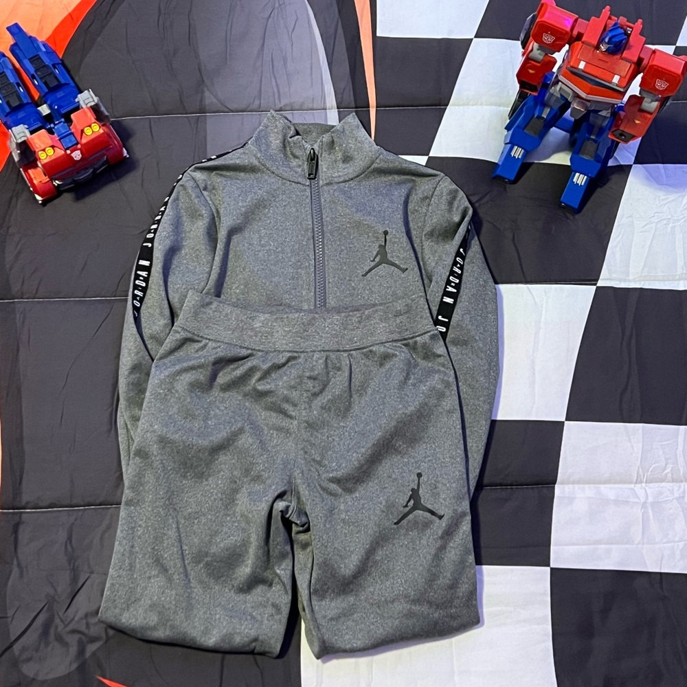Jordan Boys Zipper Jogging Set